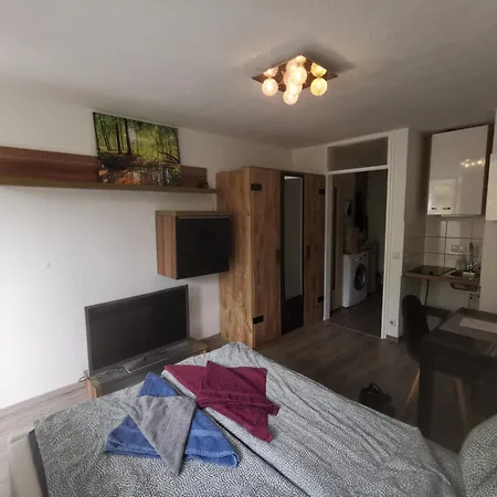 Apartamento Close To Citycenter, 5 Min Metro U1, 50 M Bus, *