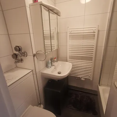 Close To Citycenter, 5 Min Metro U1, 50 M Bus, Apartamento *