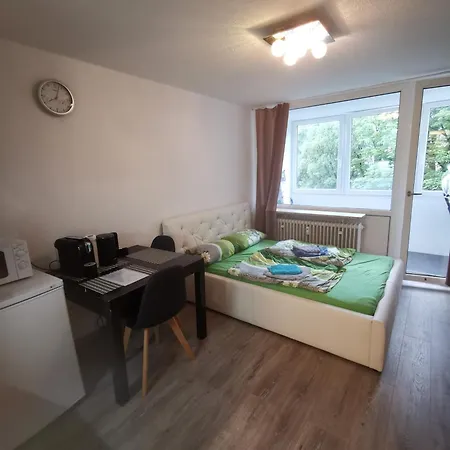 Apartment Close To Citycenter, 5 Min Metro U1, 50 M Bus,